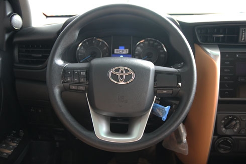 toyota fortuner 2017 ban trung dong xuat hien o viet nam