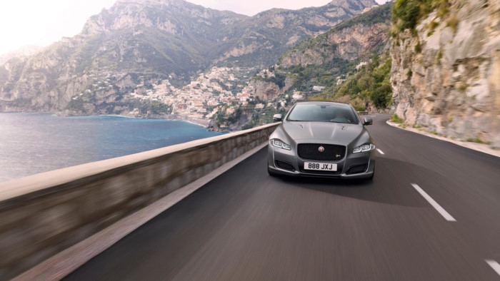 sieu sedan jaguar xjr575 doi thu canh tranh cua amg s63