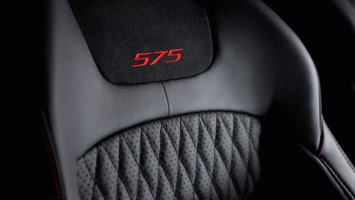 sieu sedan jaguar xjr575 doi thu canh tranh cua amg s63