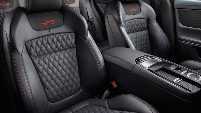 sieu sedan jaguar xjr575 doi thu canh tranh cua amg s63