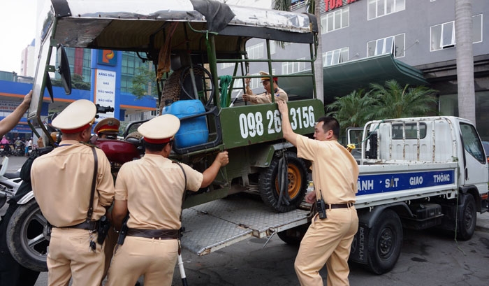 tu 3062018 ha noi tich thu xe ba banh tu che