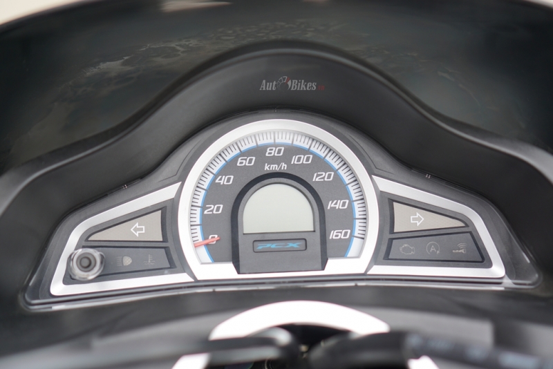 So sánh Honda PCX 2018 và PCX 2017 so sanh honda pcx 2018 va pcx 2017