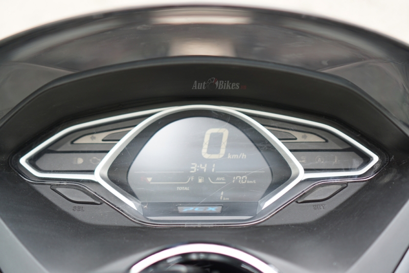 So sánh Honda PCX 2018 và PCX 2017 so sanh honda pcx 2018 va pcx 2017