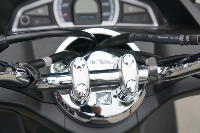 So sánh Honda PCX 2018 và PCX 2017 so sanh honda pcx 2018 va pcx 2017