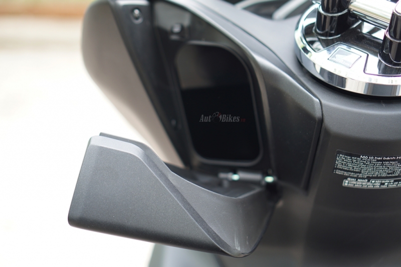 So sánh Honda PCX 2018 và PCX 2017 so sanh honda pcx 2018 va pcx 2017