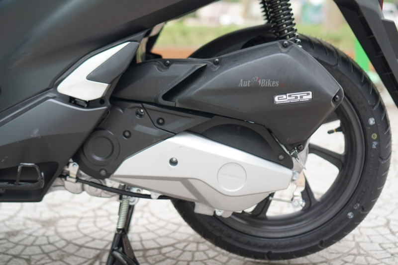 So sánh Honda PCX 2018 và PCX 2017 so sanh honda pcx 2018 va pcx 2017