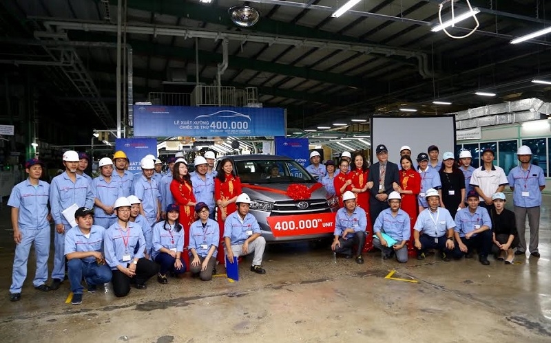 Toyota Việt Nam xuất xưởng chiếc xe thứ 400.000 toyota viet nam xuat xuong chiec xe thu 400000