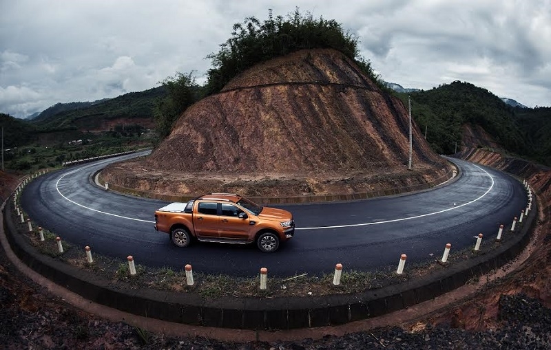 ford ranger wildtrak 22l at 4x4 gia 866 trieu tai viet nam