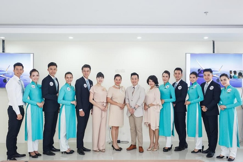 tiep vien hang khong thanh lich cung vietnam airlines