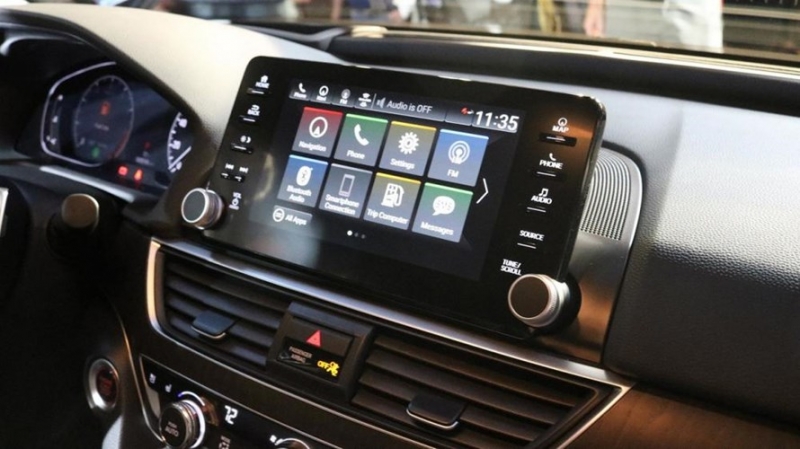 honda accord 2018 trinh lang doi dau toyota camry 2018