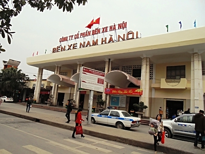 ben xe giap bat gia lam sap bi dong cua