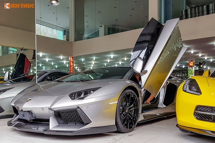 bugatti 50 ty cung hang loat sieu xe tai showroom sai gon