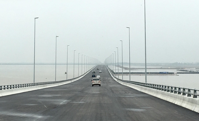 cau vuot bien dai nhat viet nam sap hoat dong