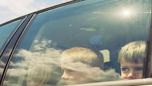 nissan da co giai phap canh bao tre em mac ket trong o to