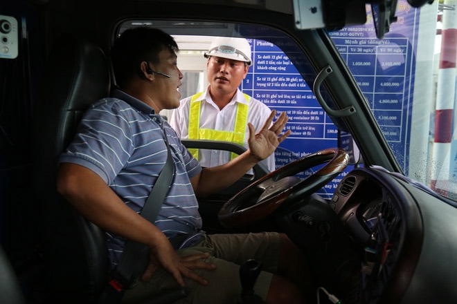 tai xe chieu tro tram bot cai lay xem xet giam phi