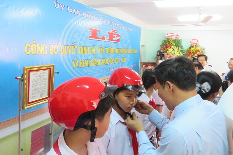 honda tang 1300 mu bao hiem cho hoc sinh tinh long an