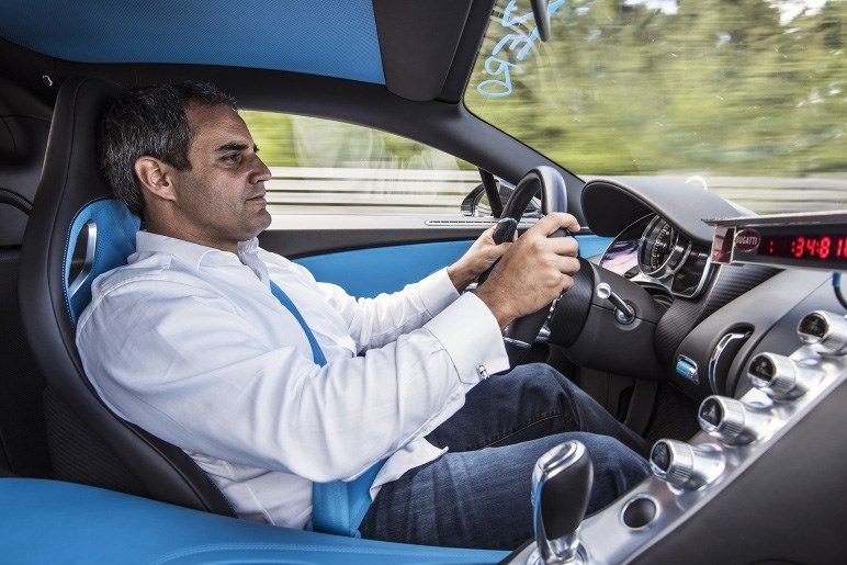 bugatti chiron lap ki luc tang toc nhanh nhat the gioi