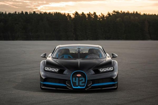 bugatti chiron lap ki luc tang toc nhanh nhat the gioi