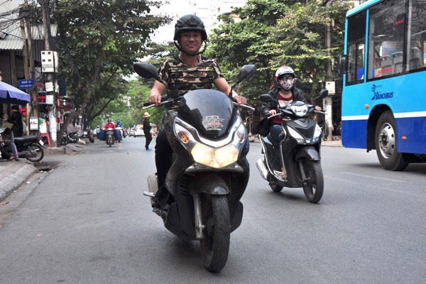 khong bat den xe bi phat toi 800 nghin dong