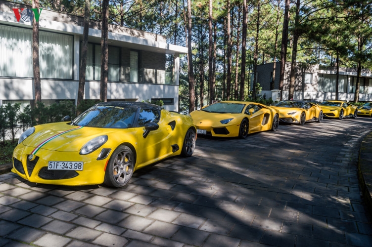 can canh doan sieu xe di chuyen tu da nang vao sai gon