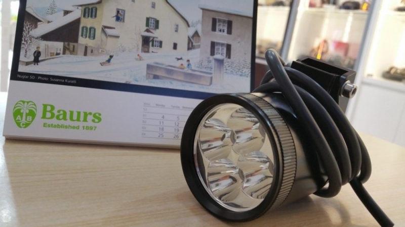 di phuot co nen lap them den chieu sang