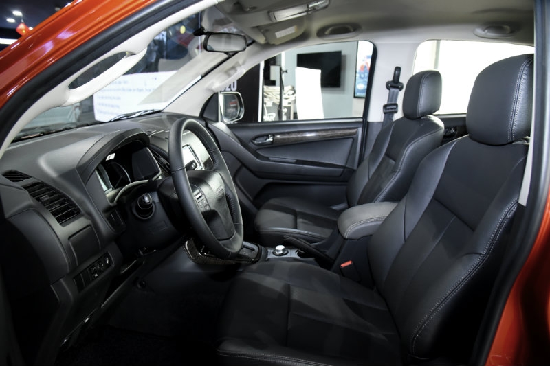 Isuzu D-Max giảm sốc xuống 485 triệu xả hàng tồn isuzu d max giam soc xuong 485 trieu xa hang ton