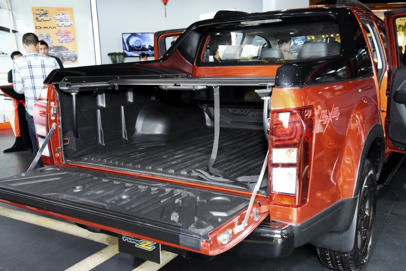 isuzu d max 2017 gia tu 660 trieu dong tai viet nam