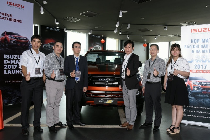 isuzu d max 2017 gia tu 660 trieu dong tai viet nam