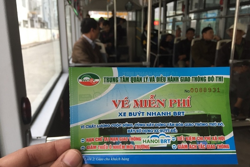 tiep tuc mien phi di xe buyt nhanh brt tai ha noi