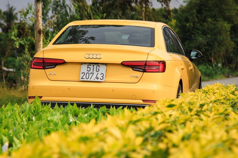 ruc ro sac xuan cung audi a4 2016