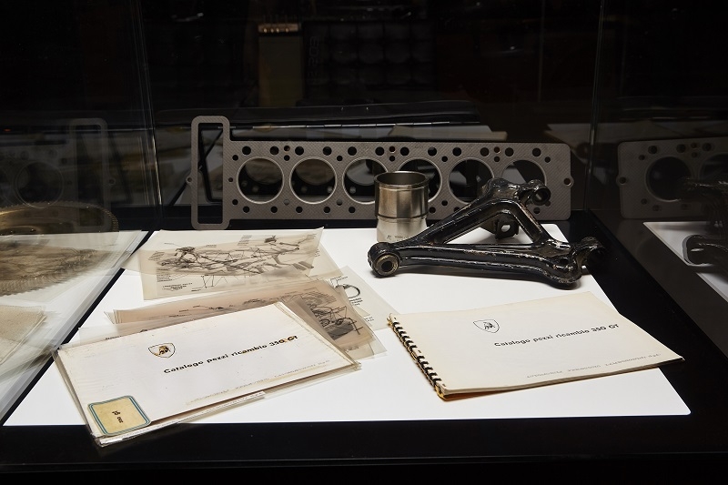 hoi sinh huyen thoai lamborghini 350 gt