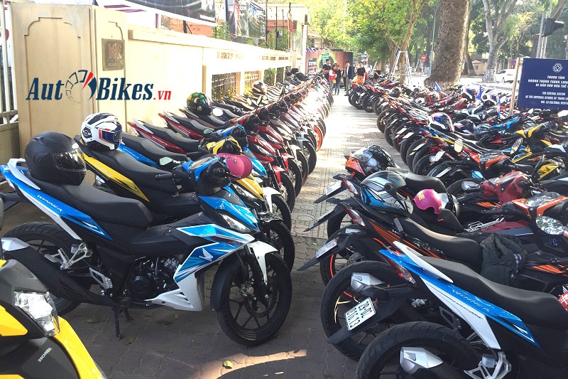 gia honda winner 150 tang nhe dai ly van lo nang