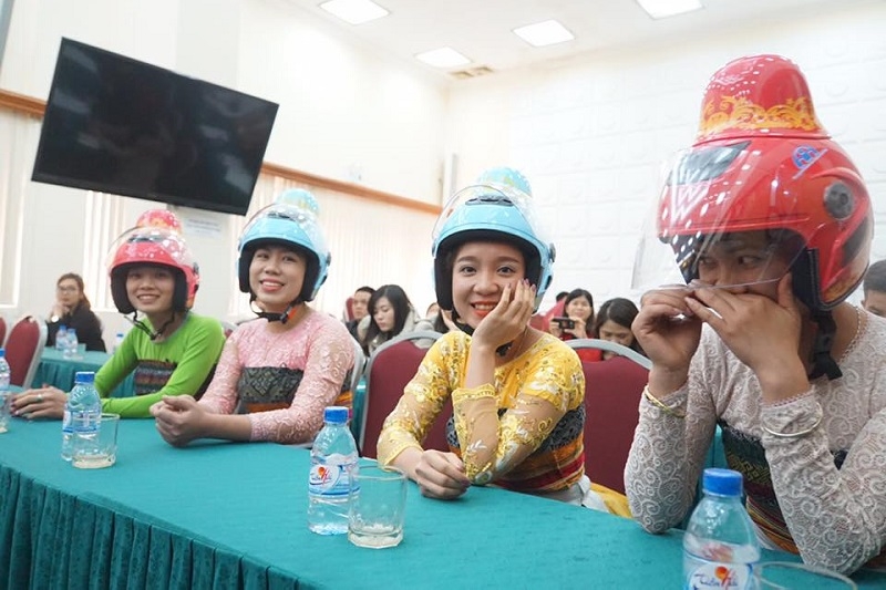 can canh mu bao hiem danh rieng cho phu nu dan toc thai