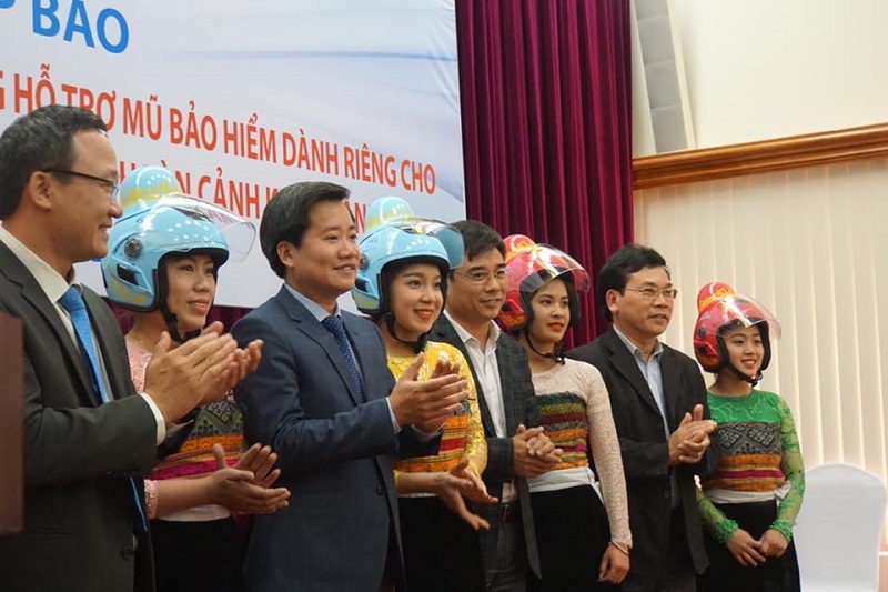 can canh mu bao hiem danh rieng cho phu nu dan toc thai