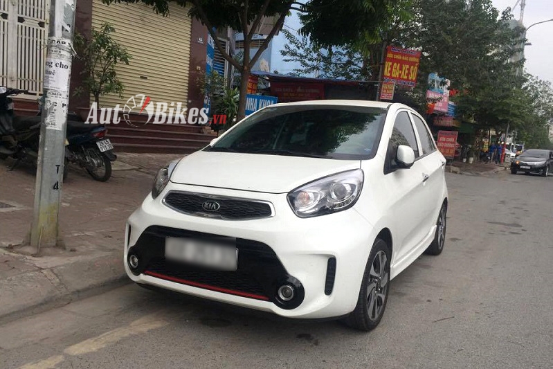 10 o to ban chay nhat thang 22017 tai viet nam