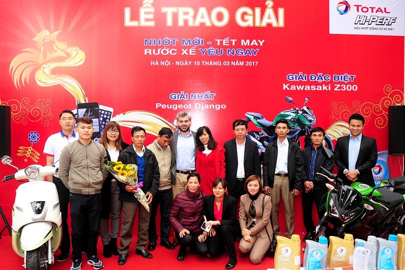 trung mo to kawasaki z300 khi mua dau total