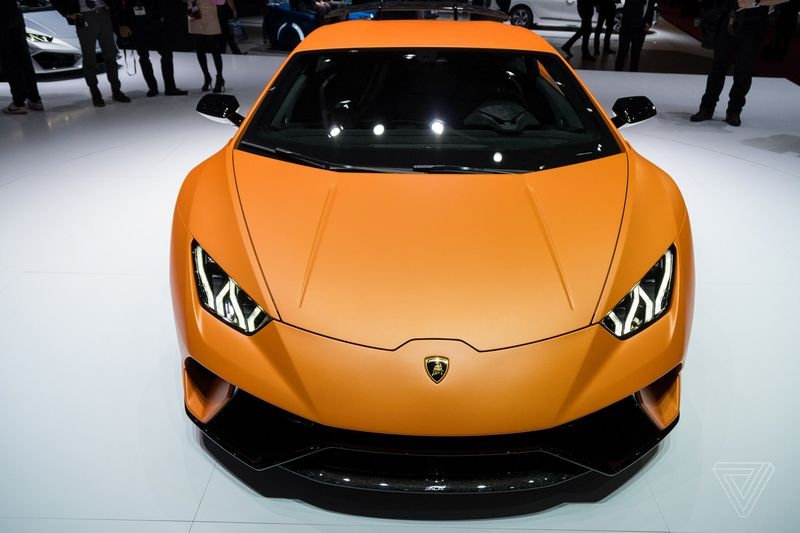 Lamborghini Huracan Performante trình làng