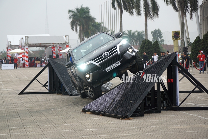 Trải nghiệm bộ 3 xe Toyota ‘hot’ nhất tại Hà Nội trai nghiem bo 3 xe toyota hot nhat tai ha noi