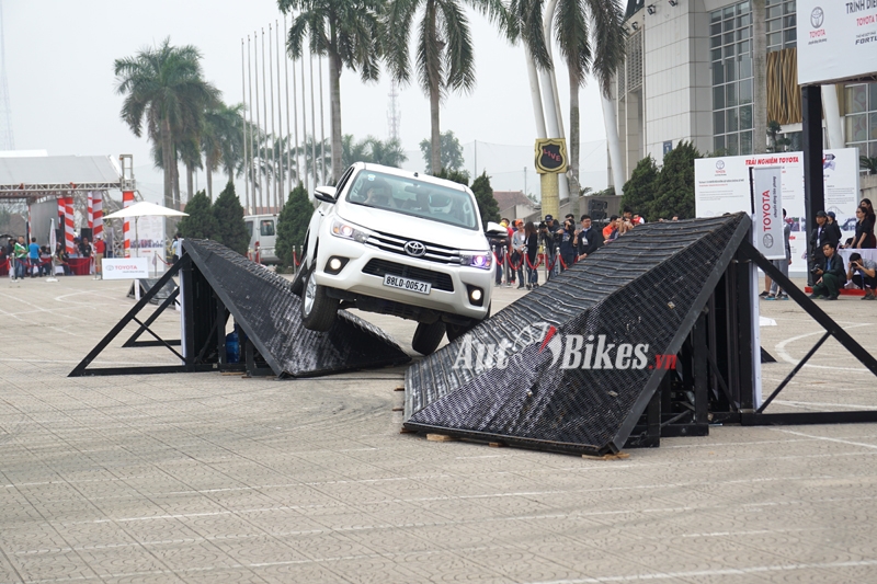 Trải nghiệm bộ 3 xe Toyota ‘hot’ nhất tại Hà Nội trai nghiem bo 3 xe toyota hot nhat tai ha noi