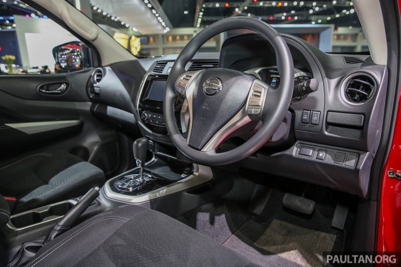 nissan navara ban dac biet gia tu 520 trieu tai thai lan