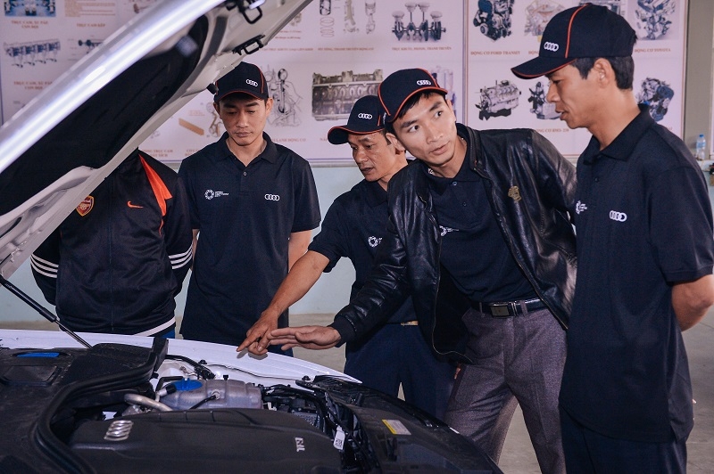 audi tap huan cho 600 lai xe phuc vu apec 2017