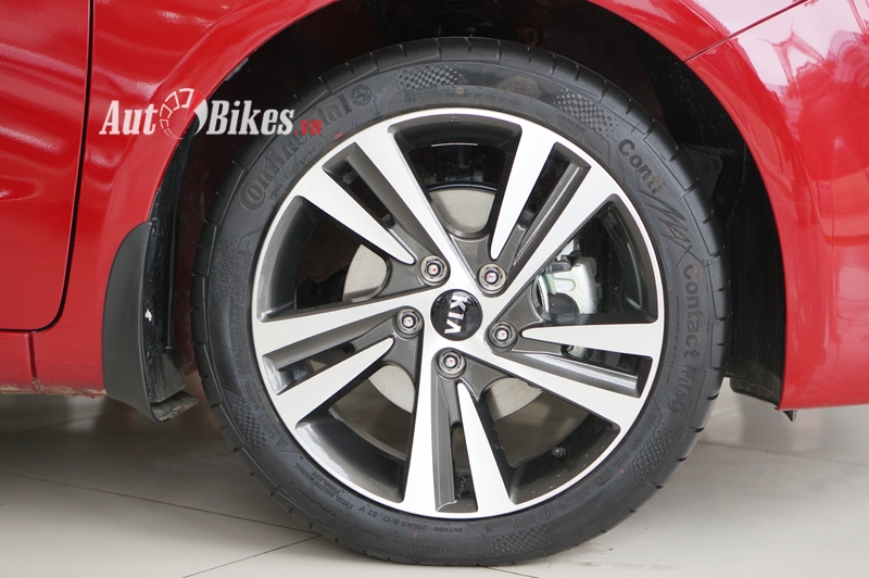 thang 4 kia dong loat tang gia tri cho khach hang