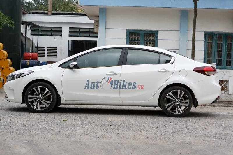 Chi tiết Kia Cerato bản nâng cấp 2017 vừa về đại lý chi tiet kia cerato ban nang cap 2017 vua ve dai ly