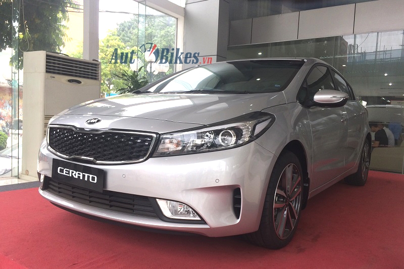 5 xe hạng C bán chạy nhất Việt Nam tháng 3/2017 5 xe hang c ban chay nhat viet nam thang 32017