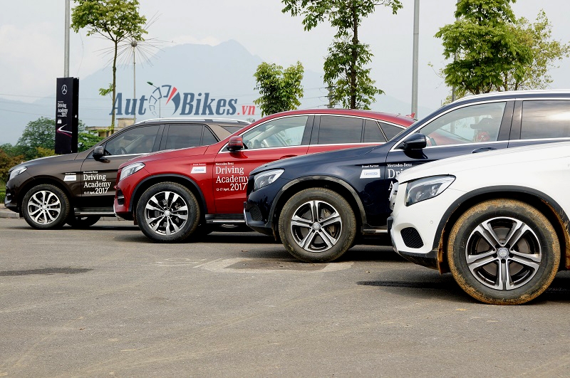 co gi tai hoc vien lai xe an toan mercedes benz 2017