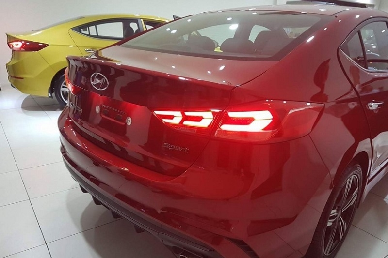 hyundai elantra sport 2017 bat ngo xuat hien tai malaysia
