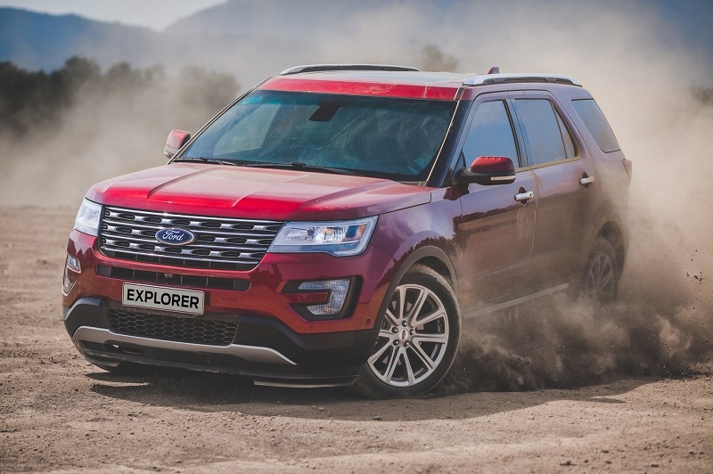 Có 2 tỷ, chọn Toyota Prado hay Ford Explorer ? so sanh ford explorer va toyota prado