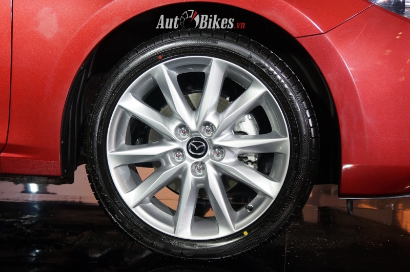 so sanh mazda3 20l voi toyota corolla altis 20v