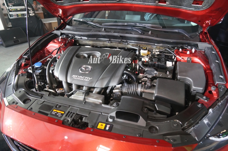 so sanh mazda3 20l voi toyota corolla altis 20v