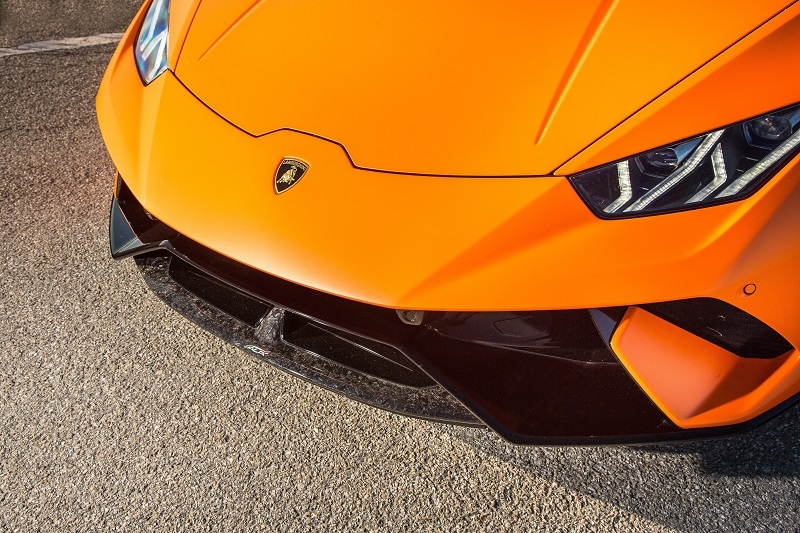 lamborghini huracan performante nhan giai thuong cua autocar